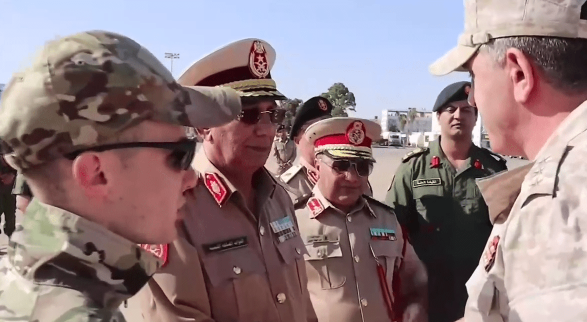 Военная делегация РФ впервые после убийства Каддафи посетила Ливию