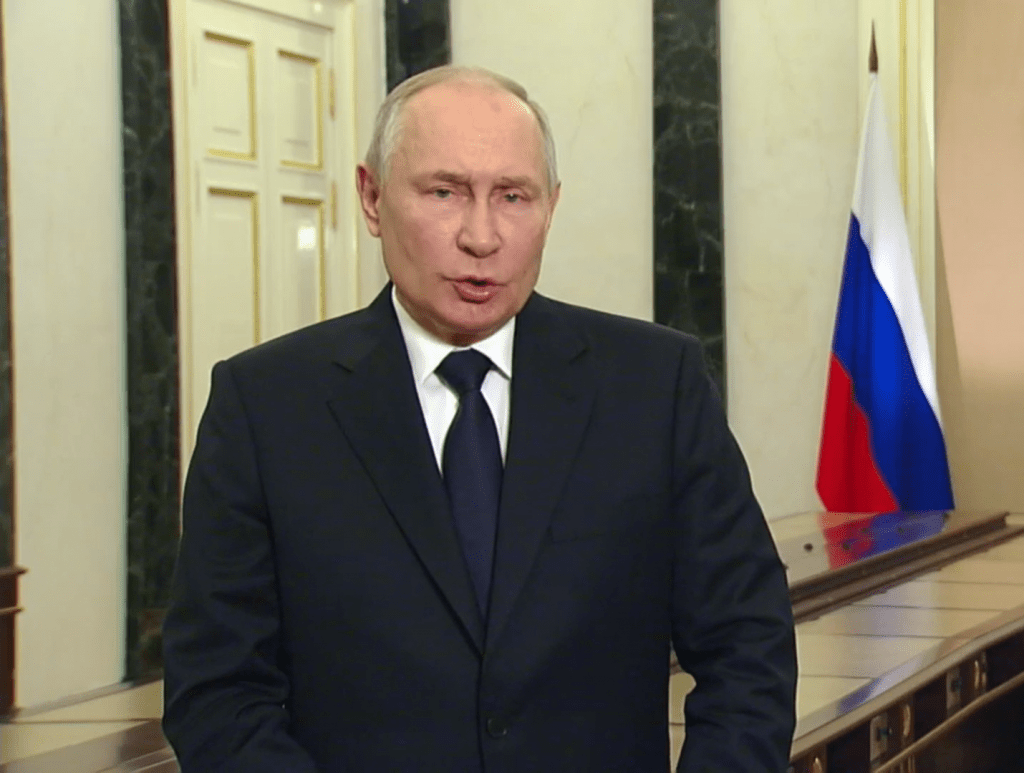 Путин и экс-президент России поздравили новые регионы с Днем воссоединения