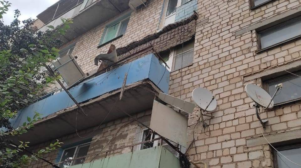 В Астраханской области рухнул балкон с вышедшими на перекур людьми