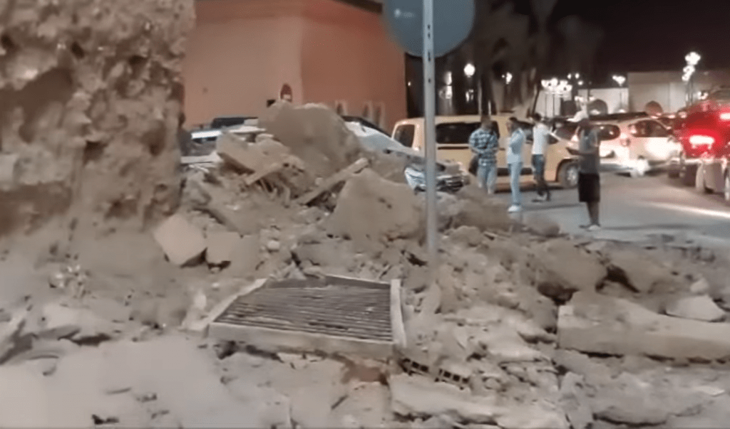 Под завалами в результате землетрясения в Марокко погибли уже 1037 человек
