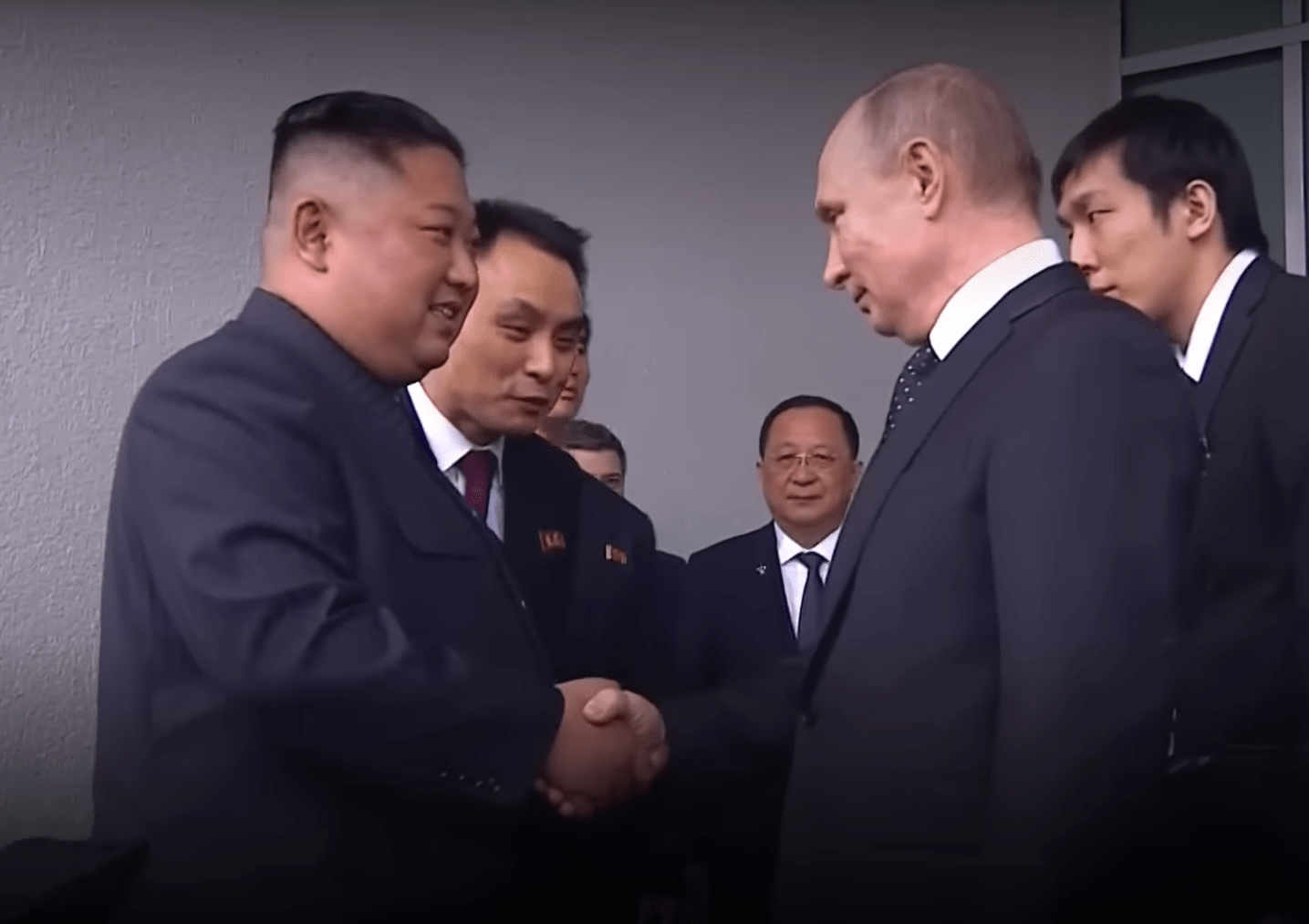 В Кремле заявили о скором визите Ким Чен Ына в Россию по приглашению Путина