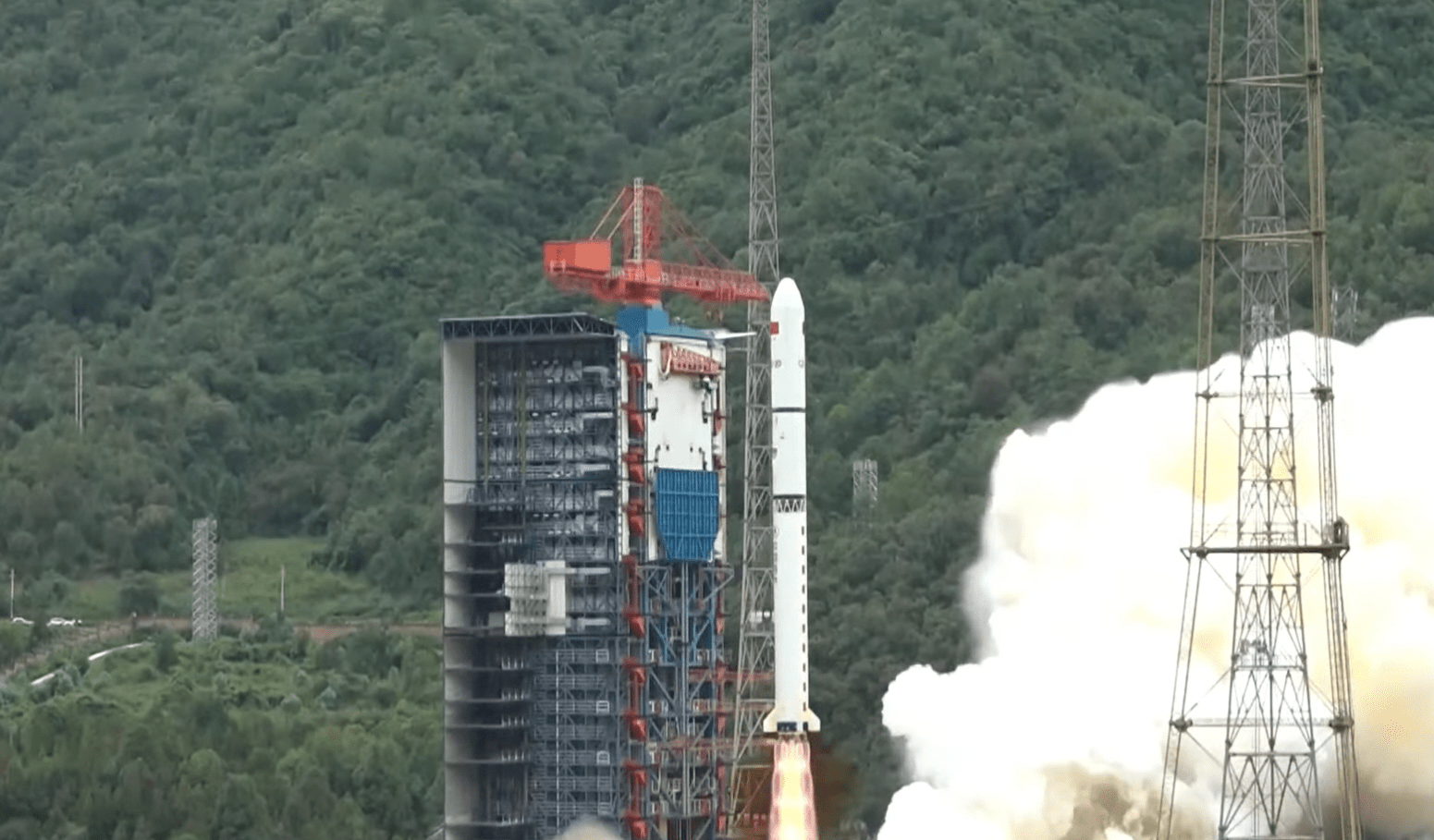 Китай вывел на орбиту новый спутник для наблюдения за Землей «Яогань-39»