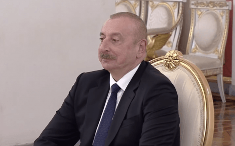 Алиев по телефону извинился перед Путиным за гибель российских военных в НКР