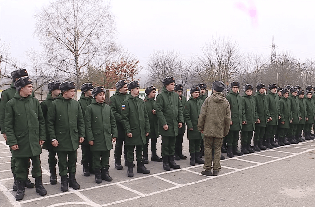 Следователи Москвы разыскивают сбежавших из военкомата уроженцев Таджикистана