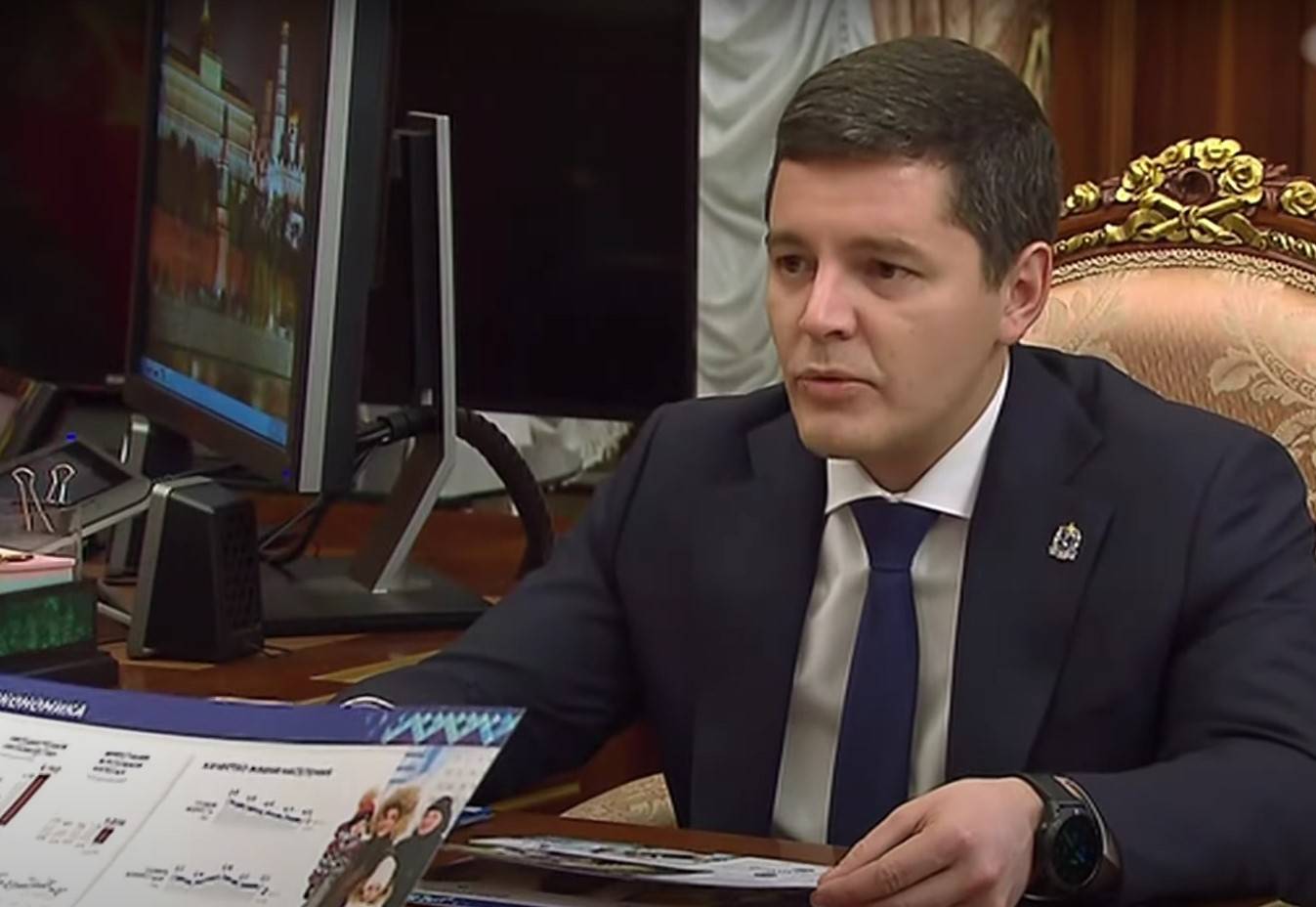 Депутаты ЗакСа ЯНАО переизбрали губернатора Артюхова на второй срок