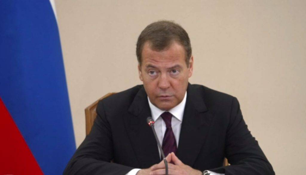 Медведев: в 2023 году контракт с Минобороны подписали 280 тысяч человек