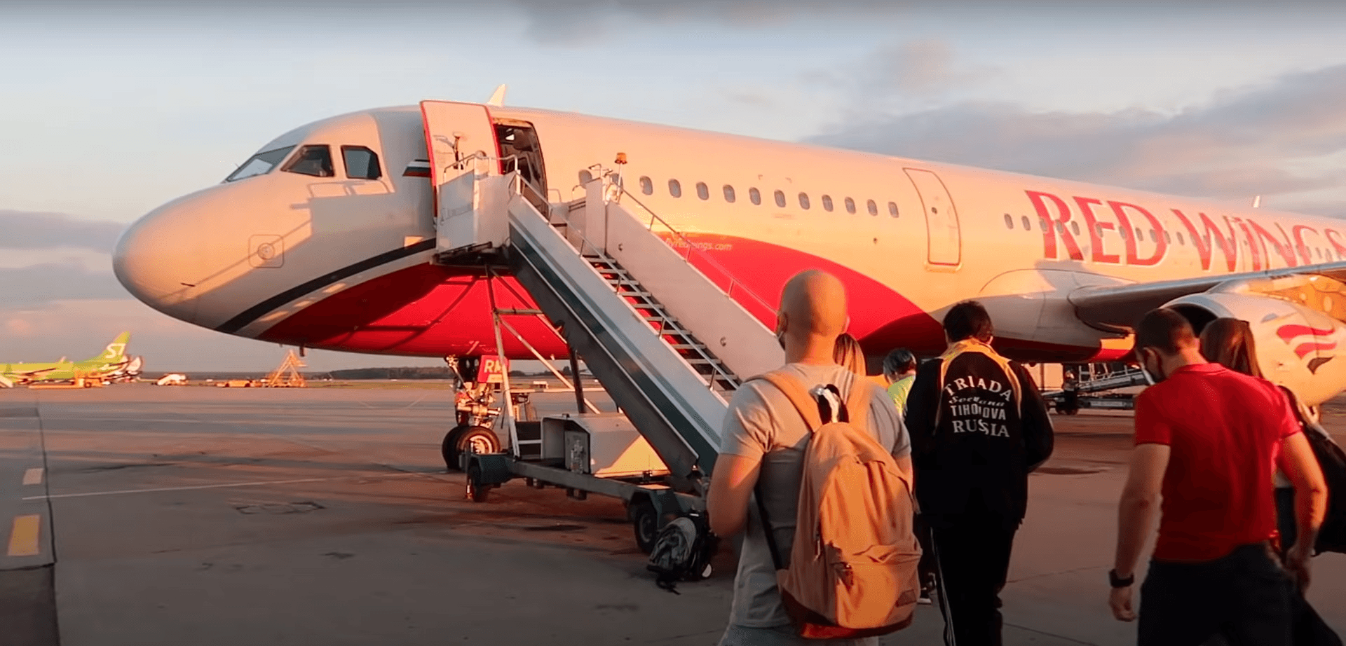 Самолеты Red Wings опубликовали список регулярных рейсов из России в Израиль