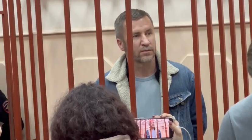 Троих адвокатов блогера Алексея Навального арестовали до 13 декабря