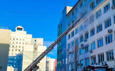Один человек погиб и четверо госпитализировано в результате пожара в Якутске