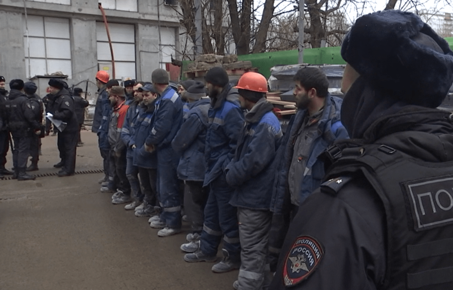 Массовая драка на стройке в Москве стала причиной задержания 139 человек