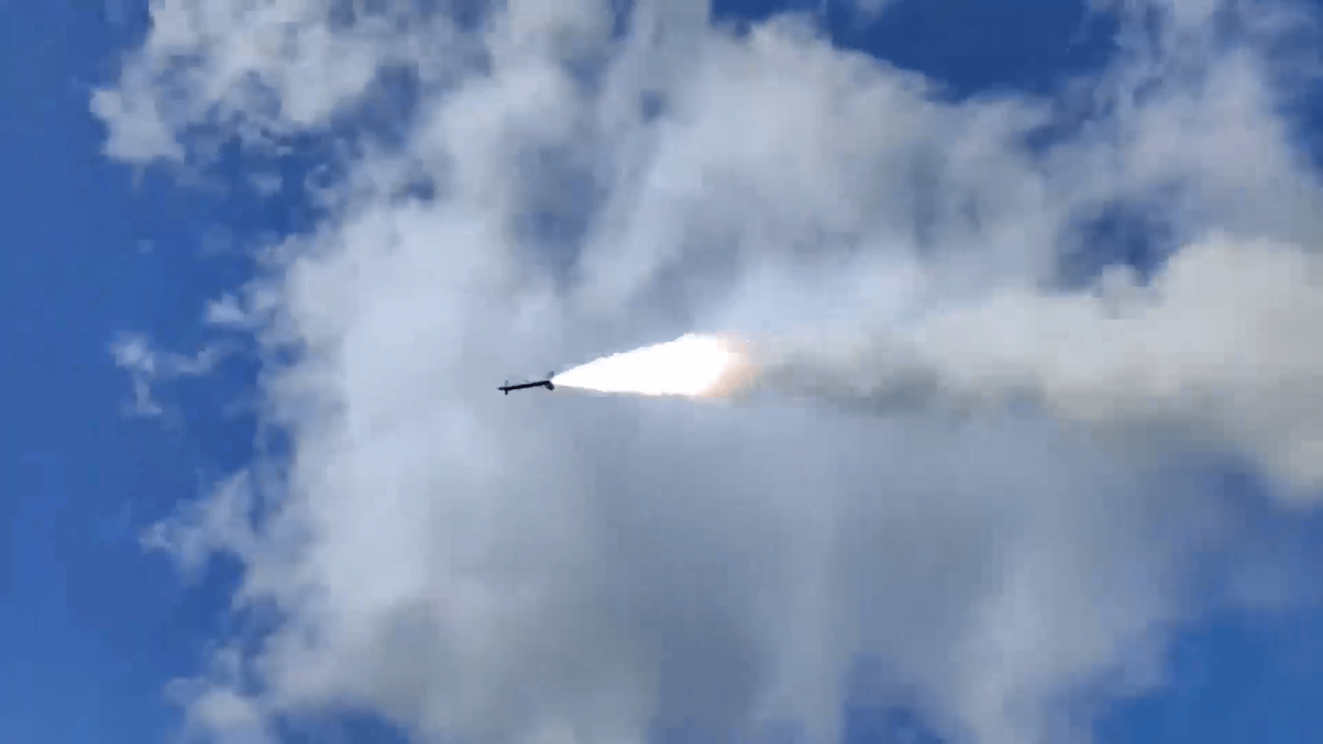 Украинские зенитные ракеты С-200 уничтожены в небе над Азовским морем