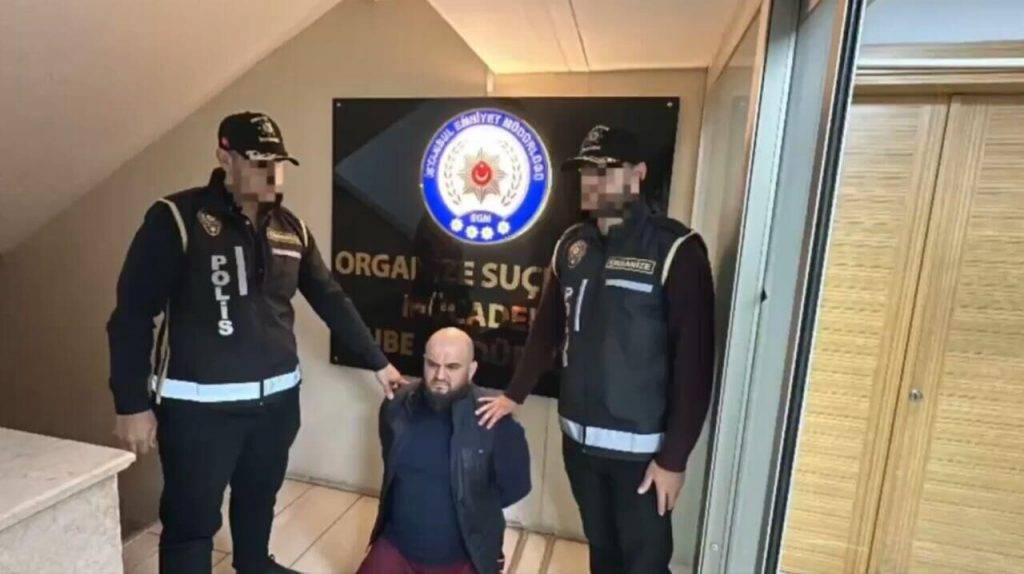 В Турции задержан руководитель действующей в России ОПГ Амиров