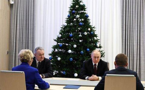 Владимир Путин прибыл в ЦИК и подал документы на участие в выборах президента