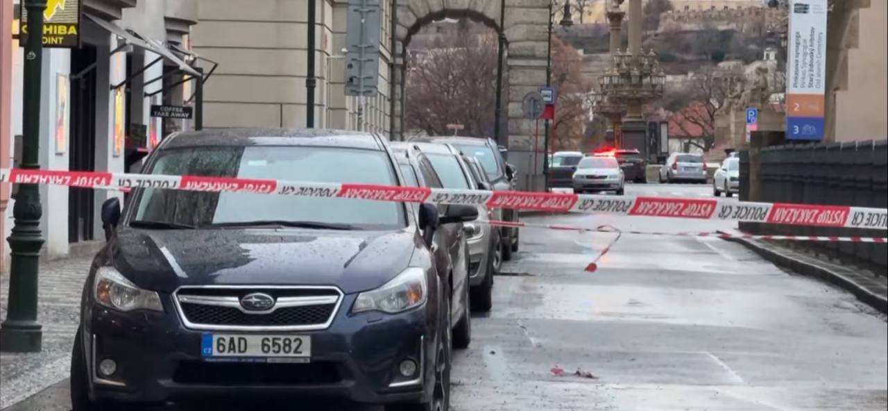 Власти Чехии не считают стрельбу в университете терроризмом