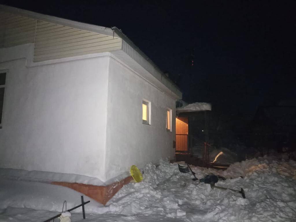 В Калужской области ребенка придавило насмерть снегом