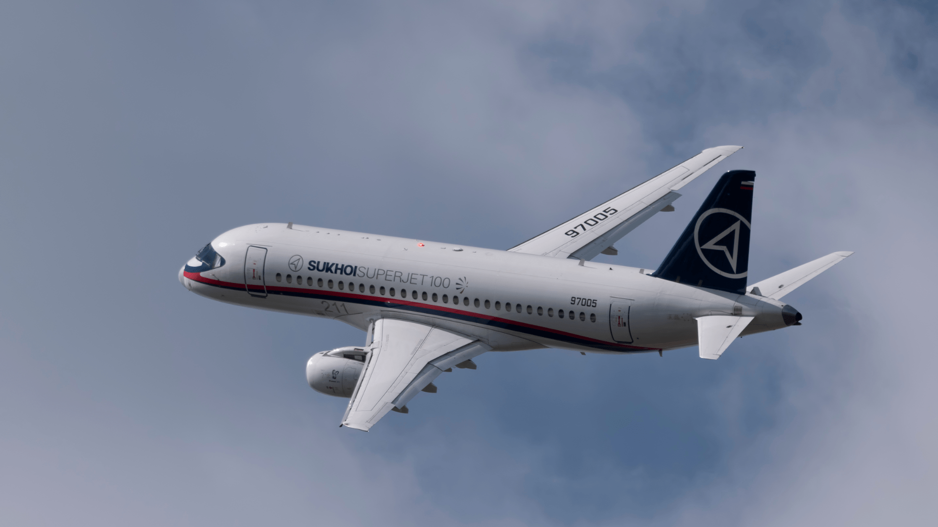 Sukhoi Superjet приземлился на запасном аэродроме Тюмени из-за неполадки