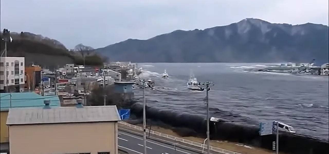 Власти Японии уточнили число жертв землетрясений, которые продолжаются пятый день