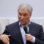 Володин призвал бизнес сменить иностранные вывески до 2026 года
