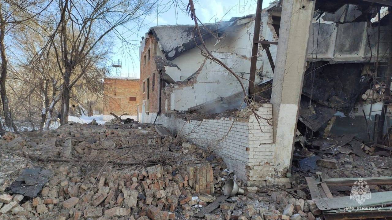 Шестерых человек вытащили из-под завалов насосной станции в Новотроицке