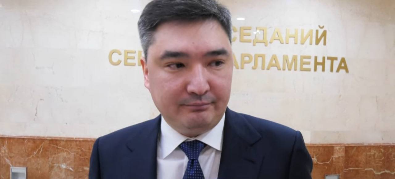 Олжас Бектенов сменил Смаилова на посту премьера-министра Казахстана