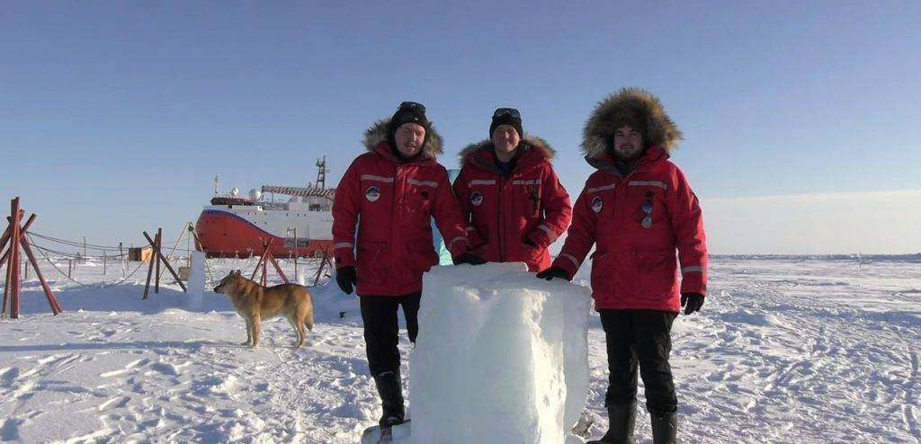 Лёд для «СКА Арены» привезли из самых холодных точек Арктики и Антарктиды