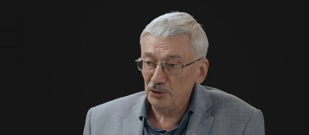 Прокуратура требует арестовать в зале суда члена правления «Мемориала»*