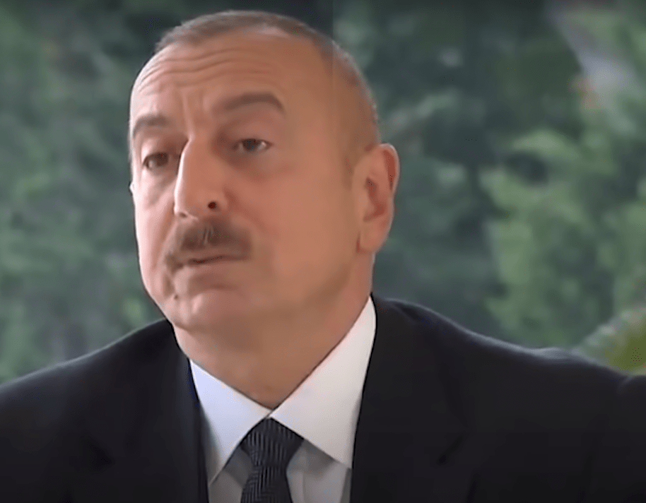 Ильхам Алиев остаётся на посту президента Азербайджана по результатам выборов