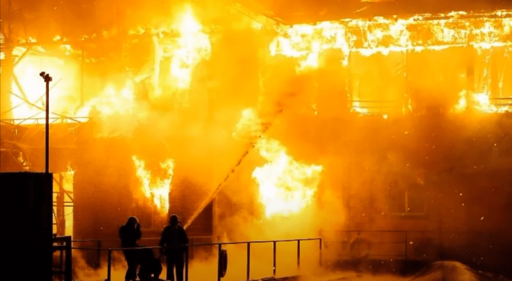 Пожар в «Известия холле» охватил 1500 квадратных метров