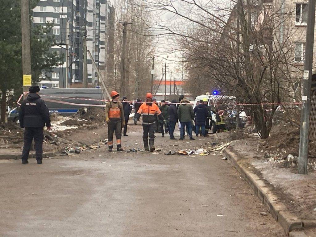2 марта в Санкт-Петербурге БПЛА был поврежден жилой дом в районе Пискаревки