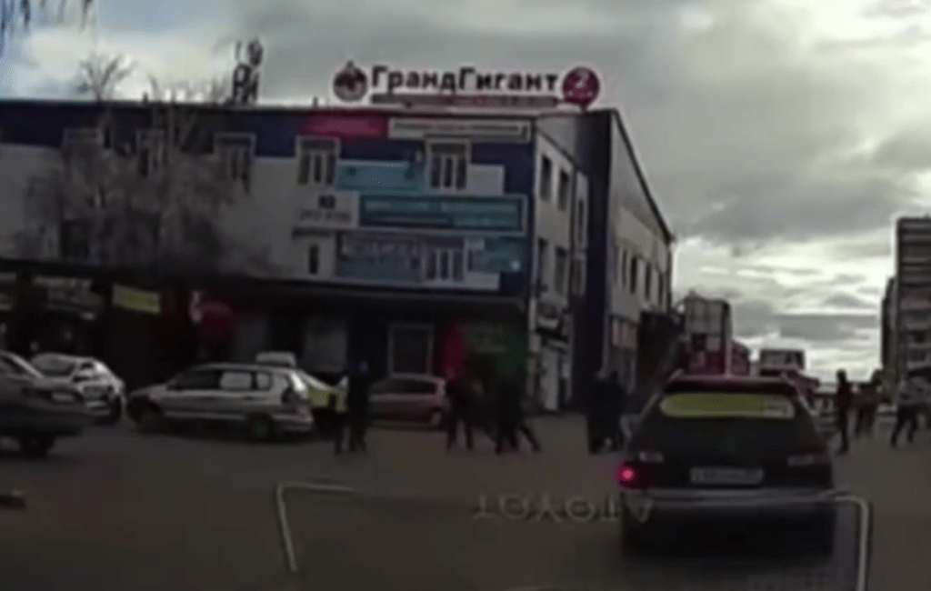 Двое неизвестных устроили стрельбу в центре Улан-Удэ