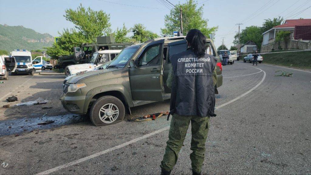 Семьям погибших при нападении на пост ДПС в Карачаево-Черкесии окажут помощь