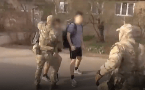У задержанных в Волжском 17-летних террористов нашли расценки на диверсии в РФ