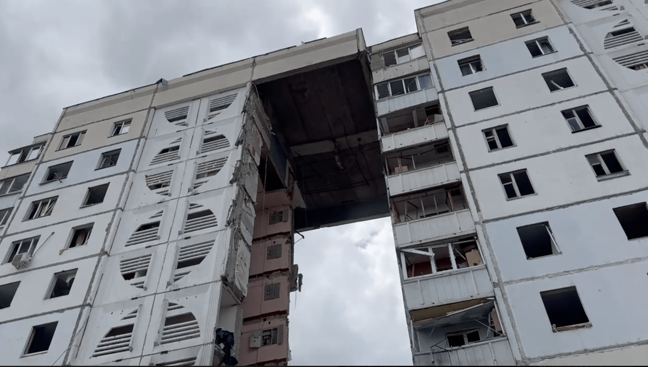 После теракта в Белгороде произошло повторное обрушение дома | Сенсаций.Нет