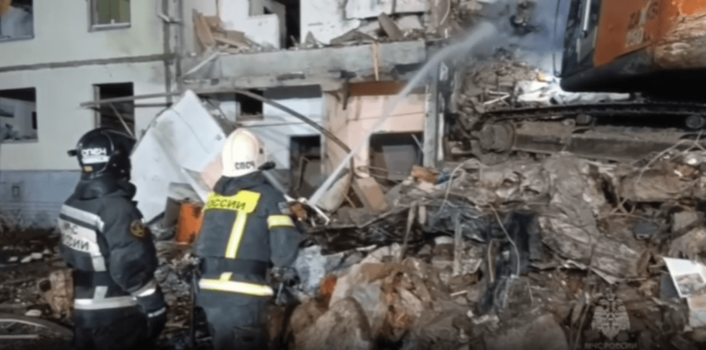 Тело 16-го погибшего достали из-под руин многоэтажки в Белгороде