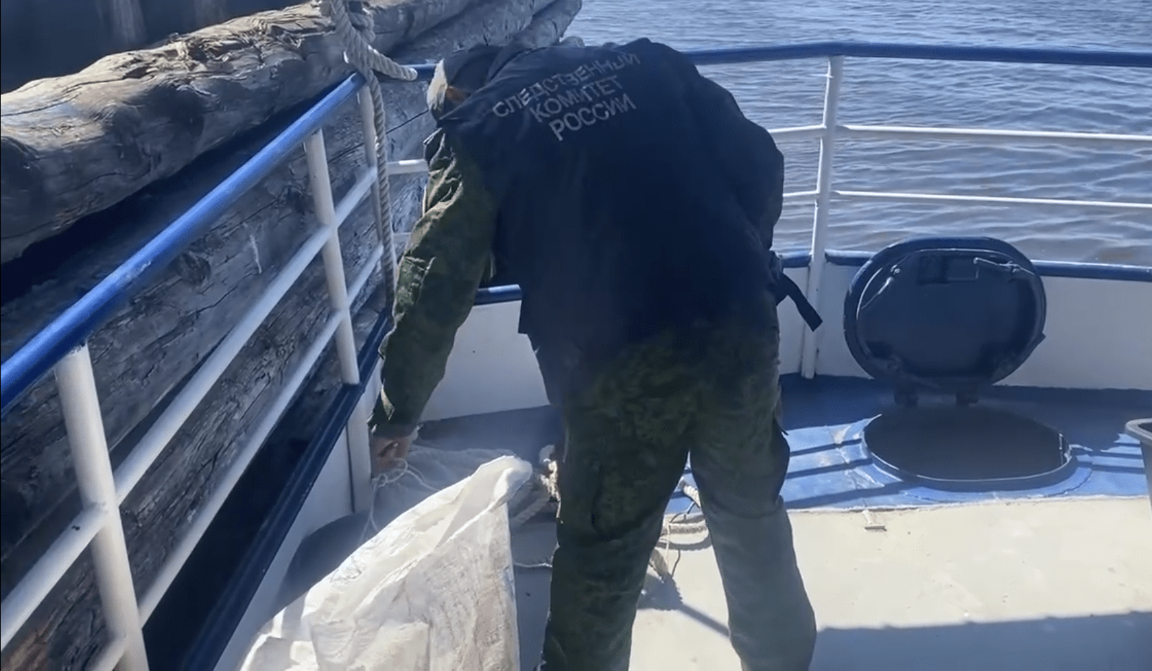 Пять трупов обнаружили в трюме катера на Байкале