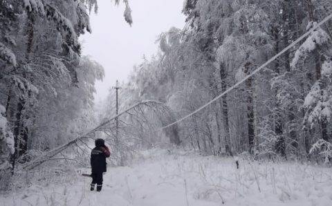 Более 30 поездов и электричек задержали на 6,5 часов из-за аномальной непогоды на Урале
