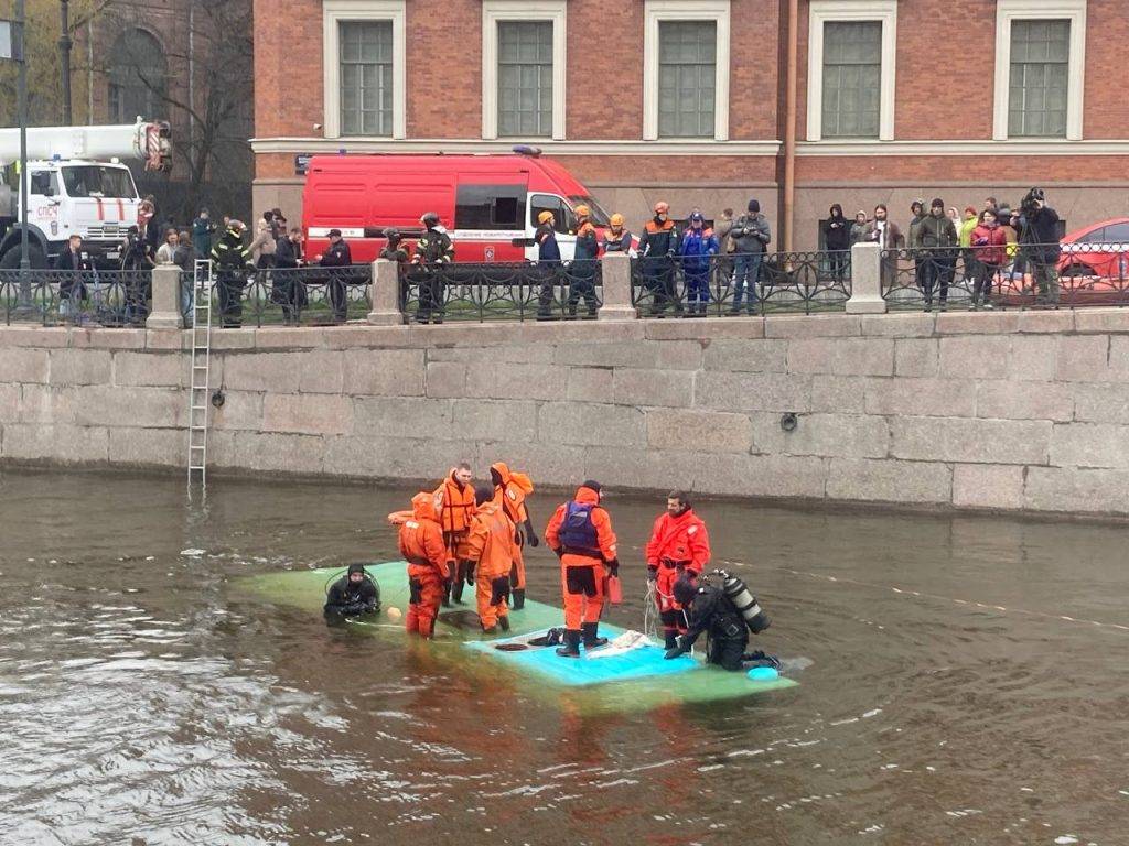 В Петербурге задержали водителя пассажирского автобуса, утонувшего в Мойке