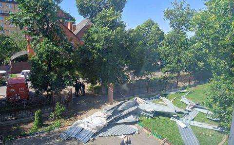 Прокуратура Краснодара сообщила о 12 детях, пострадавших из-за обвала крыши школы