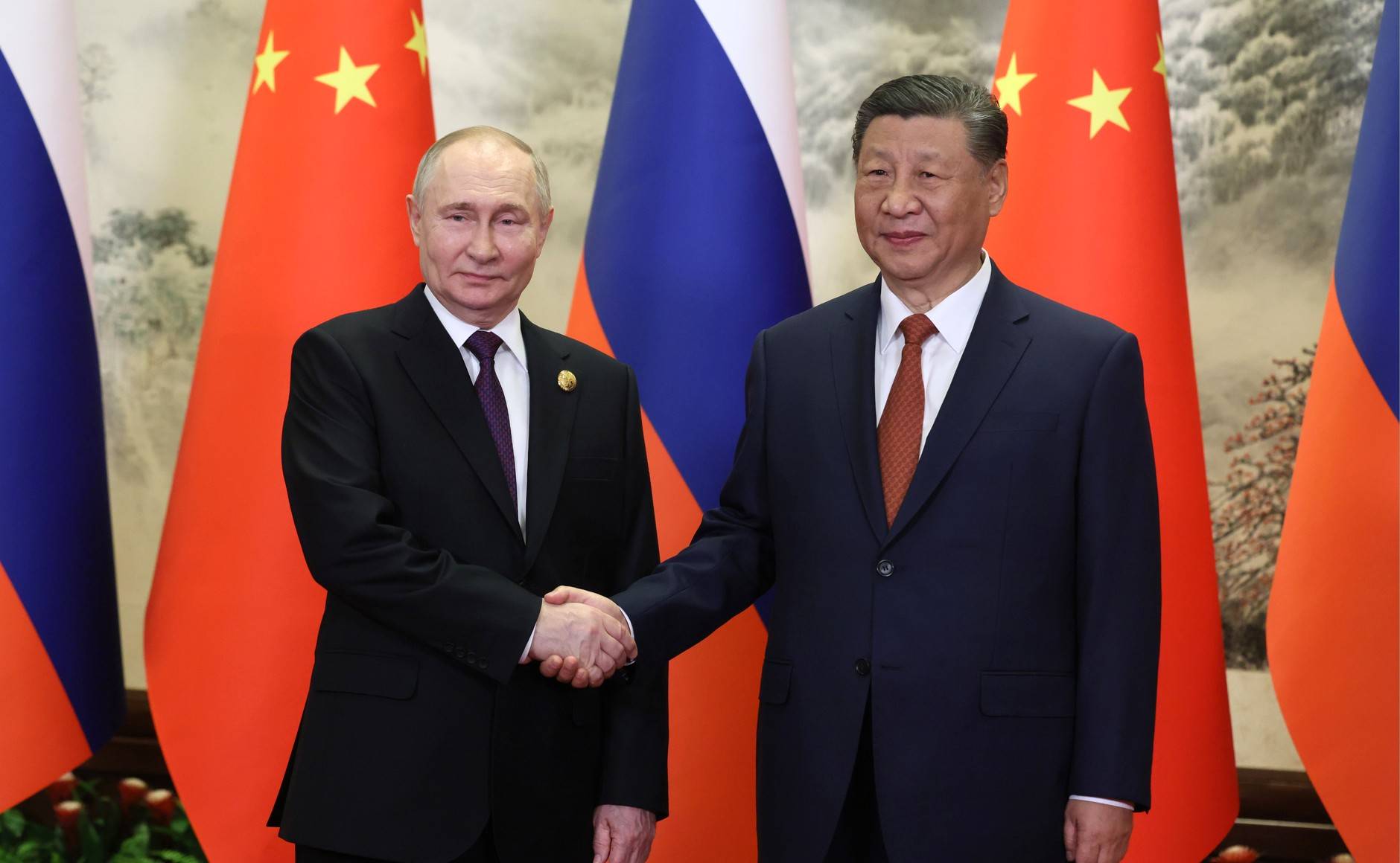 Россия и Китай подписали совместное заявление в ходе визита Путина в Пекин