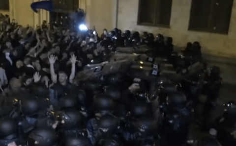В Грузии на митинге пострадали шесть полицейских и были арестованы 63 человека
