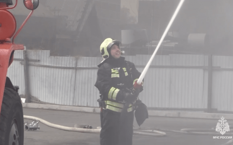 МЧС потушили вспыхнувшую крышу строящегося на северо-востоке Москвы ЖК «Руставели»