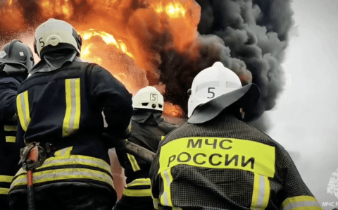 Нефтебаза полыхала в Тамбовской области после атаки БПЛА