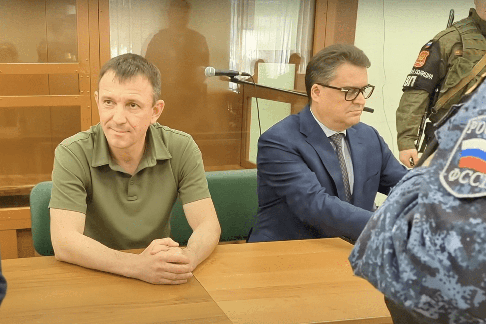 Суд оставил генерала Попова в СИЗО, отказавшись смягчать ему меру пресечения
