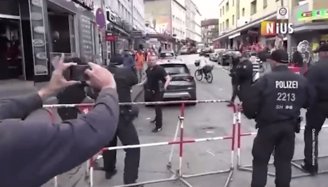 Напавший с киркой на полицейских в Гамбурге госпитализирован