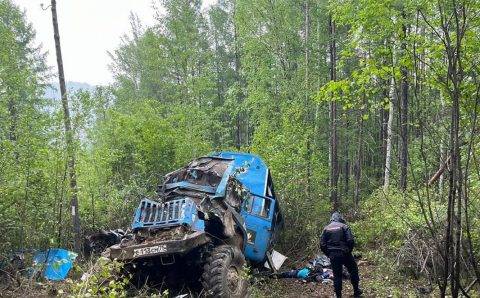 Вахтовый автобус слетел в кювет в Забайкалье, пострадали 35 человек