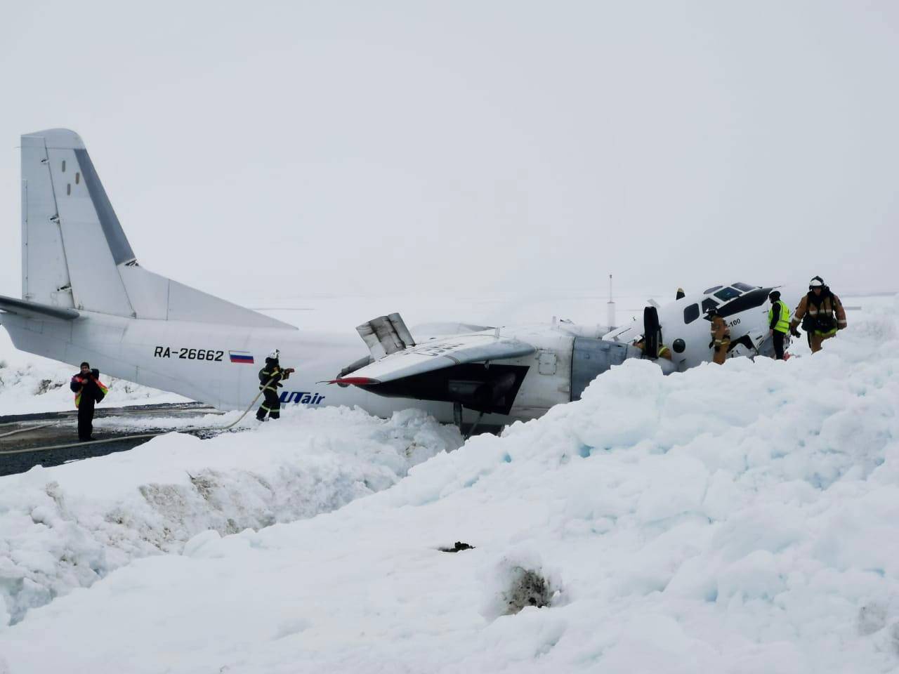 В Ямало-Ненецком автономном округе самолет Utair совершил жесткую посадку