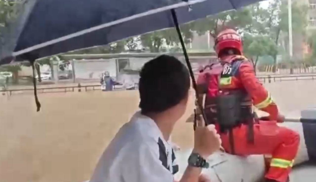 ЦТК: Оползень в Китае обрушил четыре дома, пропали восемь человек