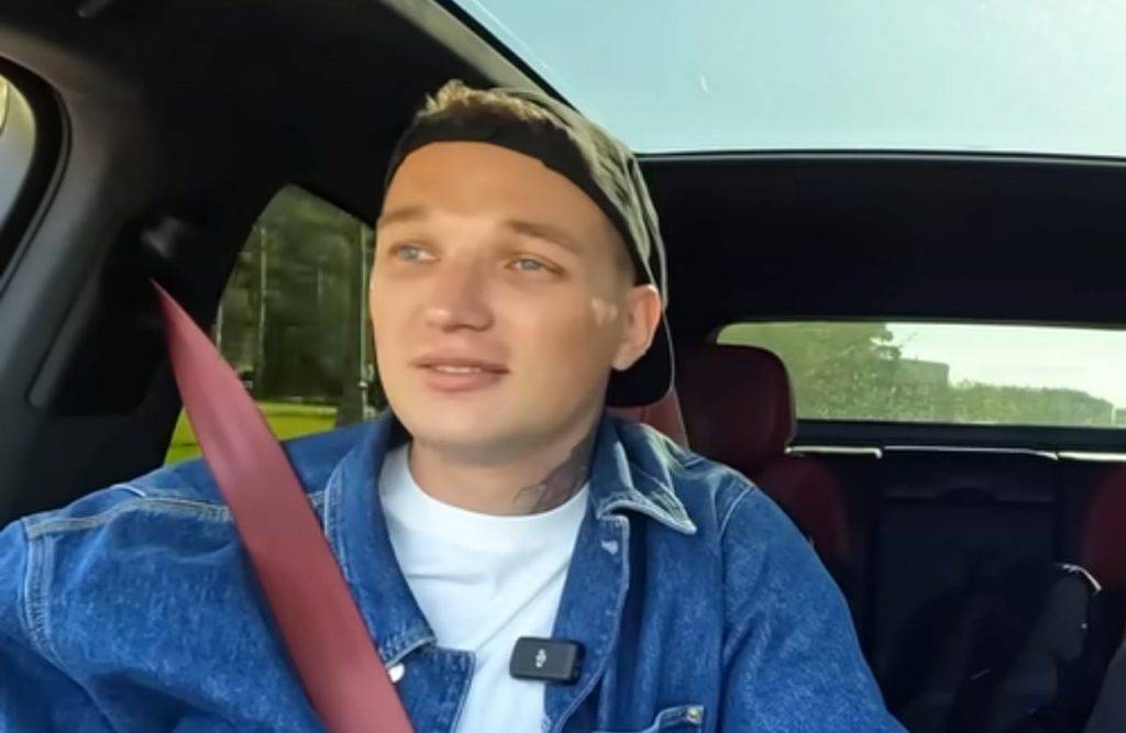 Блогера Эдварда Билла арестовали за «шутку» с формой патрульного-самокатчика