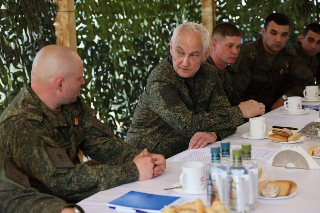 Белоусов провел организационную проверку военнослужащих в Ленинградской области