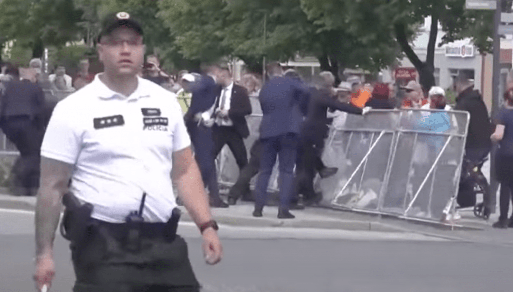 Покушавшегося на Фицо признали террористом и приговорили к 21 году тюрьмы Покушавшегося на Фицо признали террористом и приговорили к 21 году тюрьмы